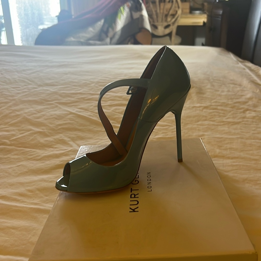 Beautiful blue shoes